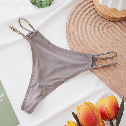 String Femme – Soie et Dentelle