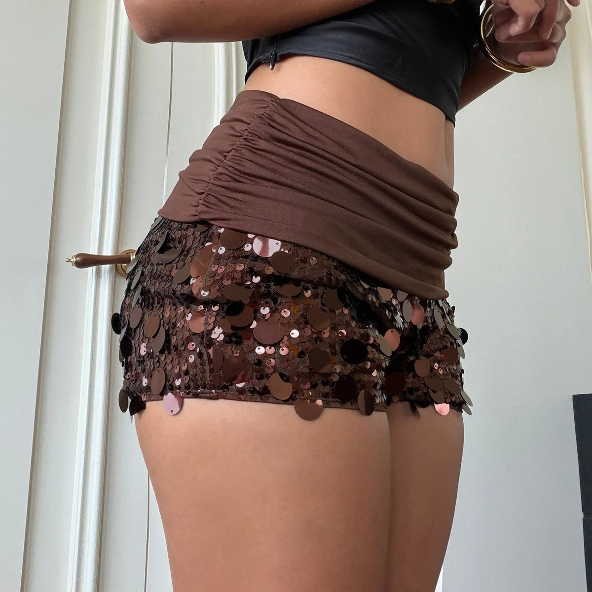 Short Court Femme – Paillettes, Patchwork et Taille Haute