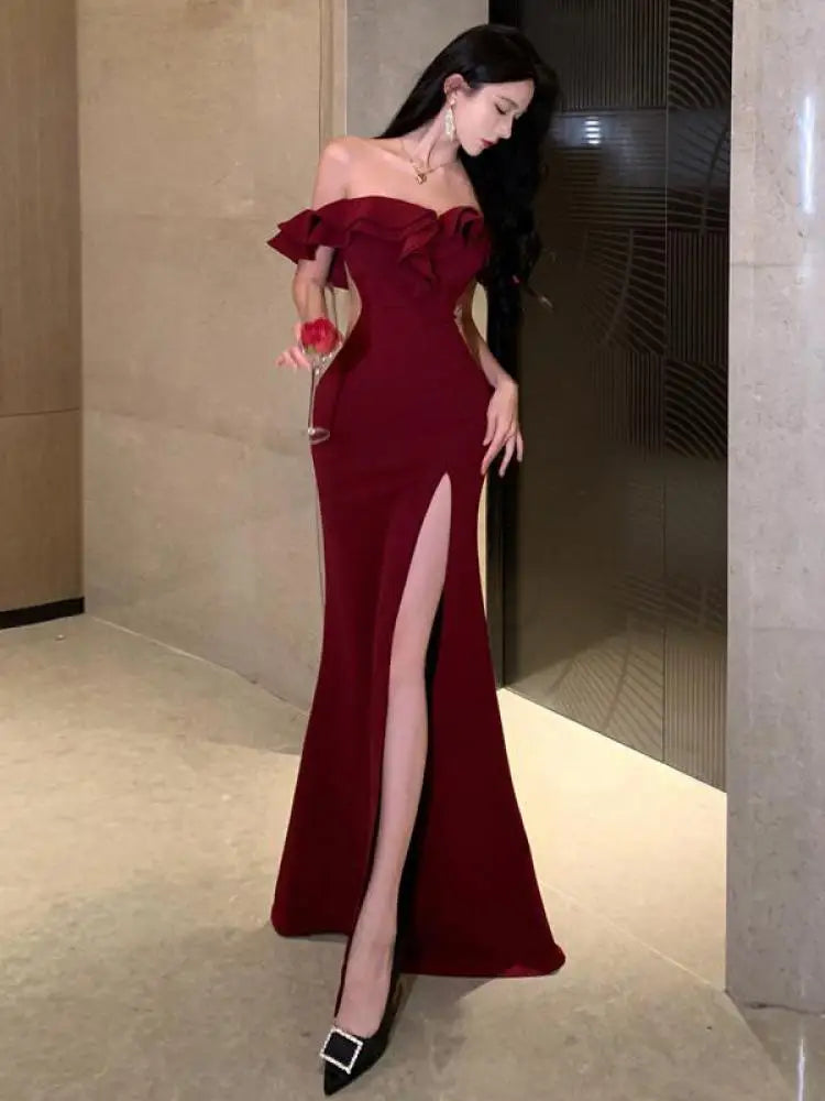 Robe de soirée rouge dos nu à volants pour femmes
