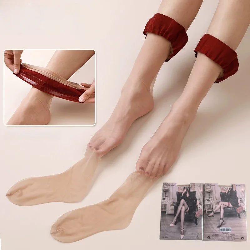 Bas en nylon transparents à bord rouge avec renforts aux orteils contrastants pour femmes