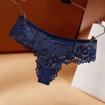 Élégance et séduction : Le string en dentelle noire indispensable pour femmes