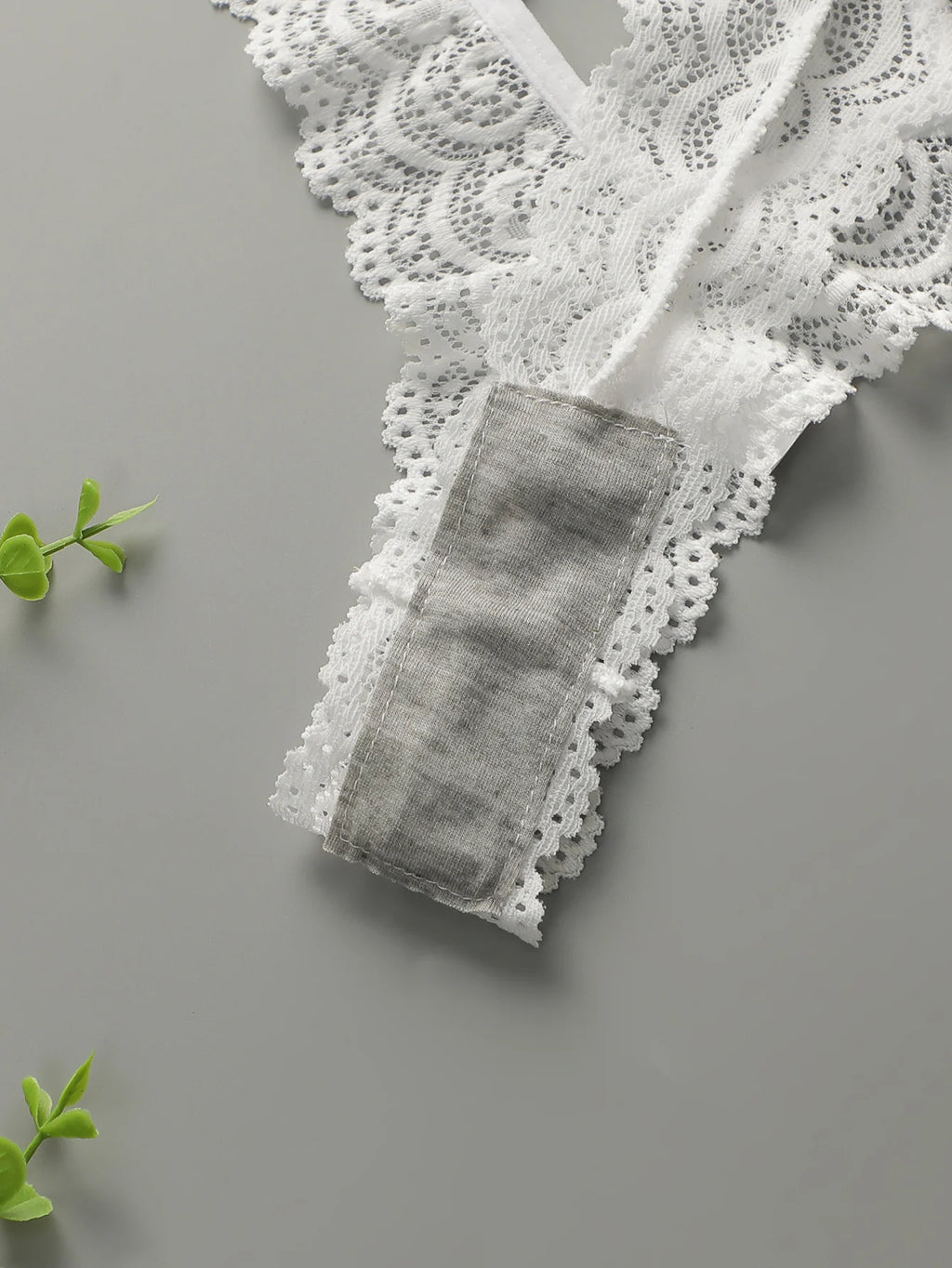 String taille basse évider sans trace pour femmes