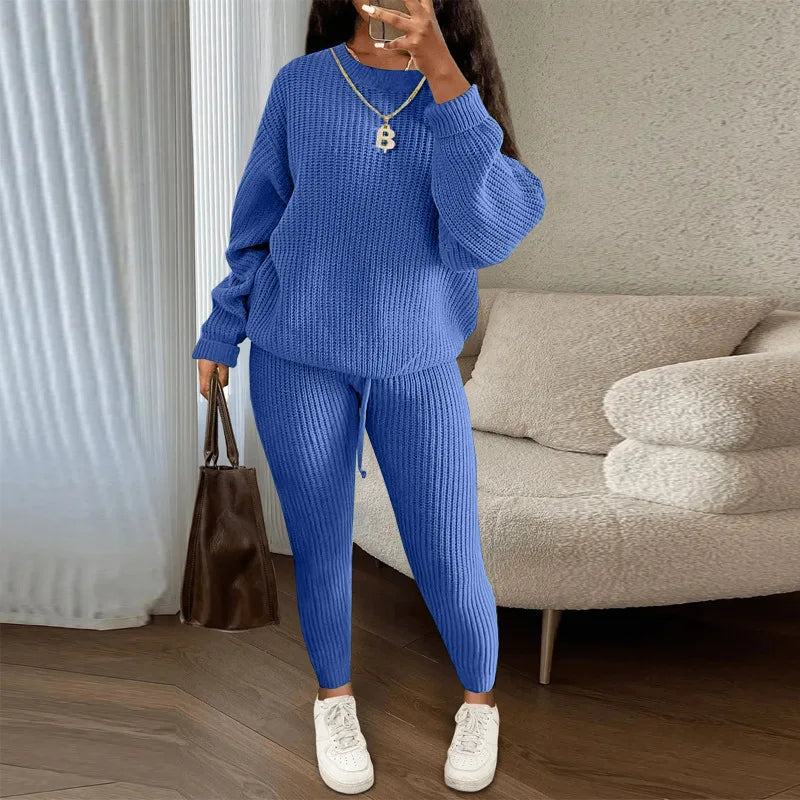 Ensemble deux pièces pull à manches longues col rond et pantalon moulant pour femmes