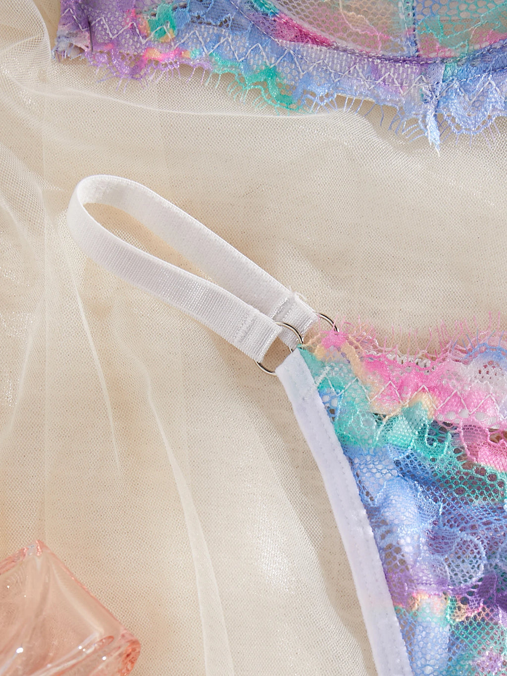 Ensemble de lingerie avec dentelle mince et anneau en acier pour femmes