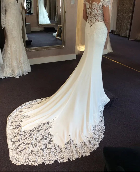 Robe de mariée sirène à manches courtes et dos illusion pour femmes