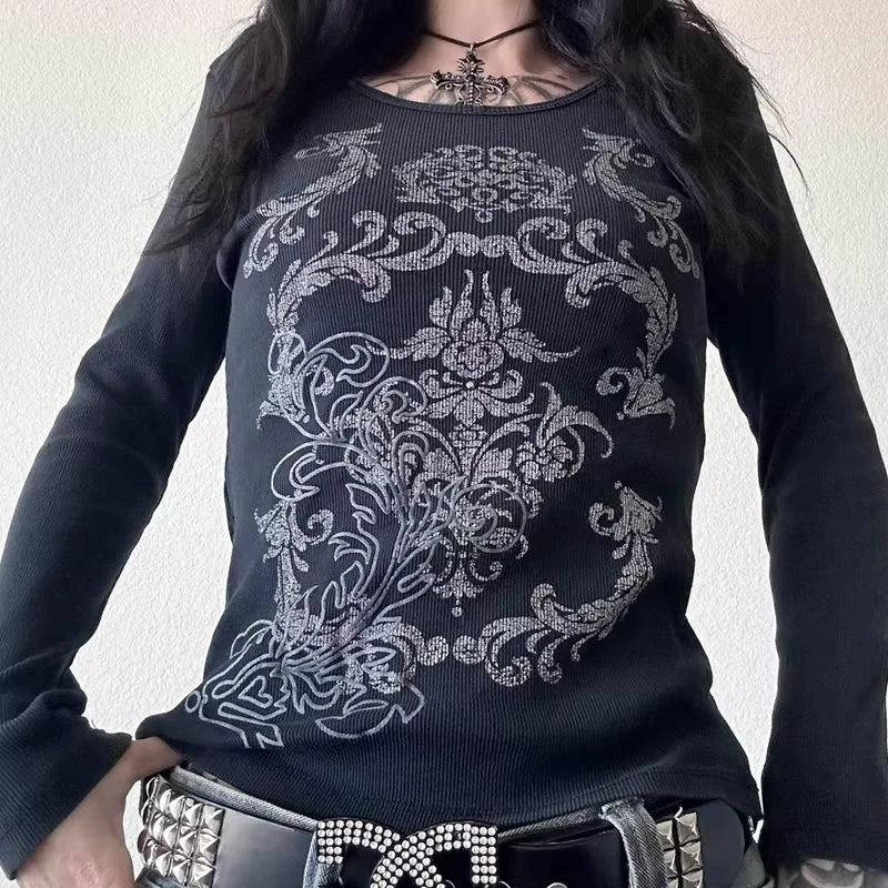T-Shirt Femme – Style Alternatif