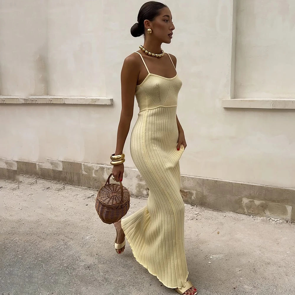 Robe Longue Femme – Maille Ajustée et Col V
