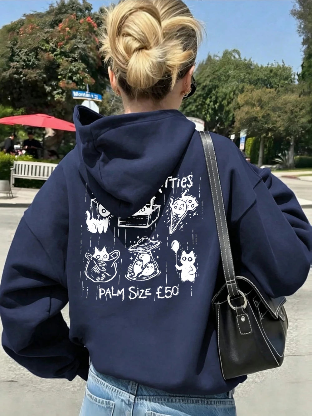 Sweat-shirts à capuche imprimés Woodcut Boxes Pocket Kitties pour femmes