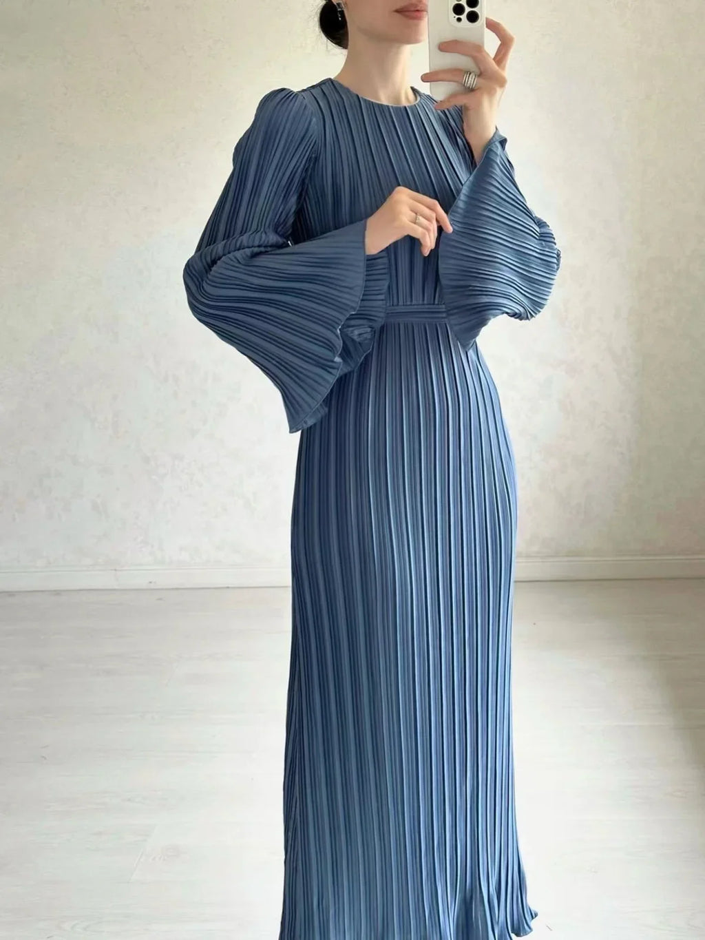 Robe longue plissée musulmane à manches évasées pour femmes