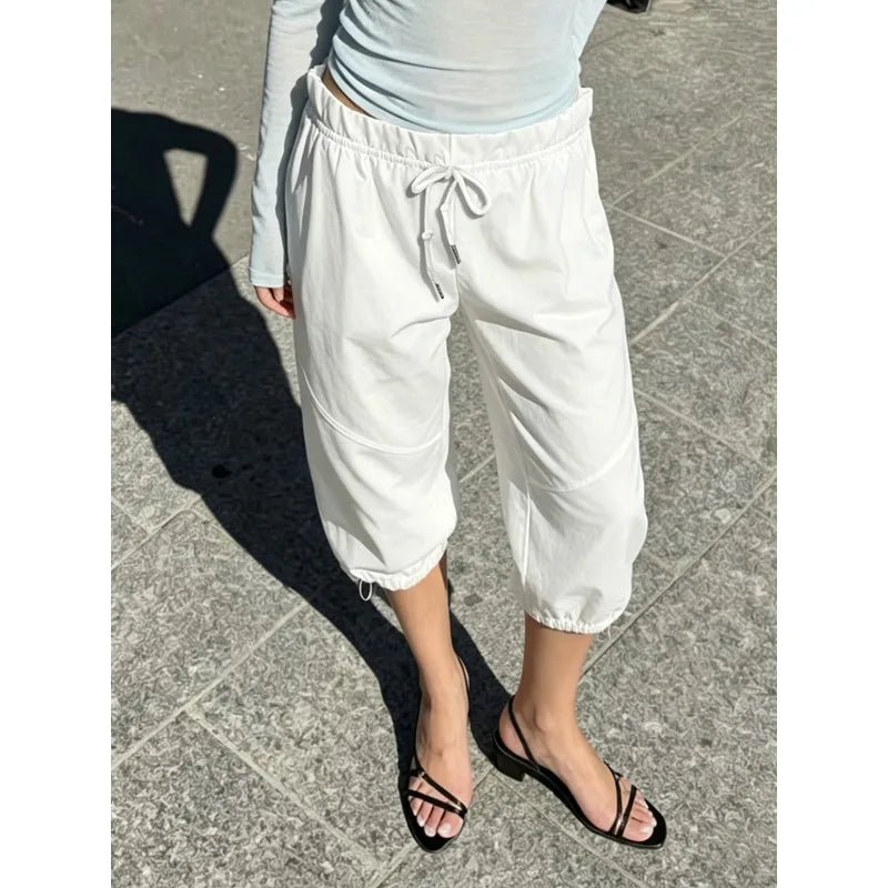 Pantalon Capri Blanc Femme – Taille Haute et Coupe Fluide