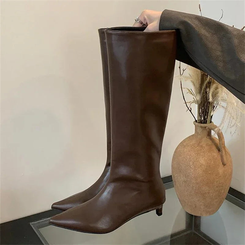 Botte à bout pointu pour femmes
