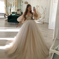 Robe de mariée princesse à décolleté plongeant et manches longues pour femmes