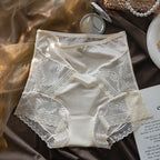 Culotte en satin et dentelle pour femmes