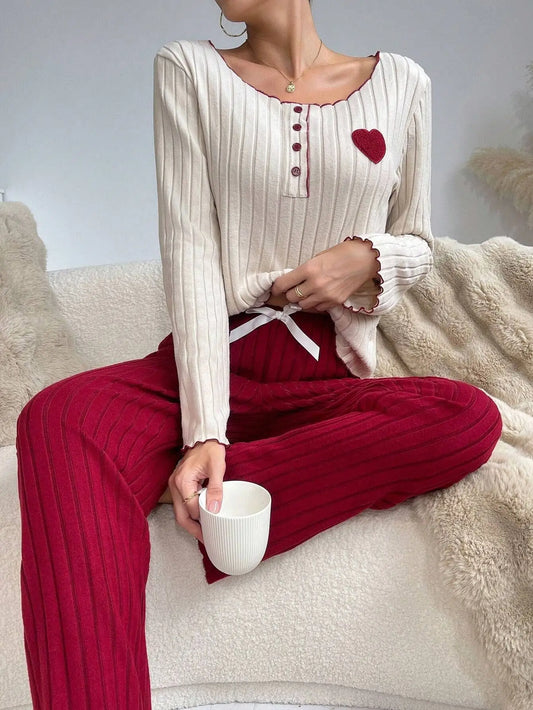 Pyjama à Cœurs Femme – Haut Manches Longues et Pantalon