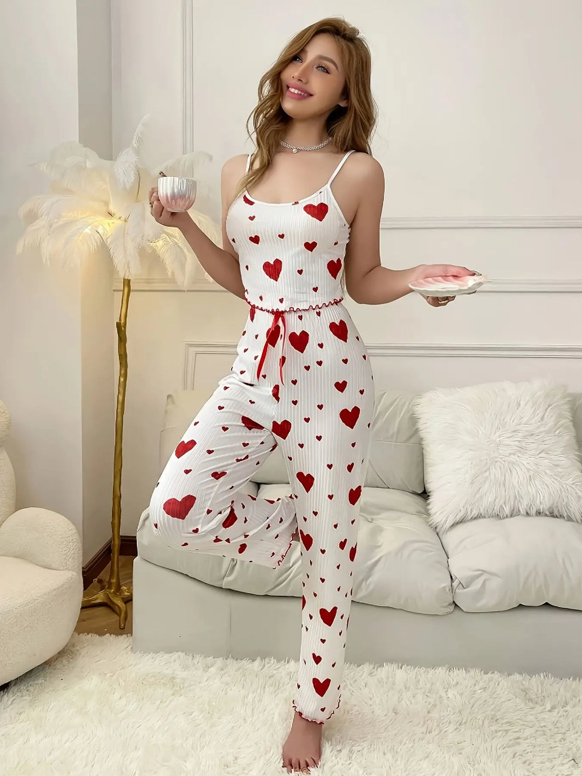 Pyjama Femme – Caraco à Volants et Pantalon à Cœurs Rouges