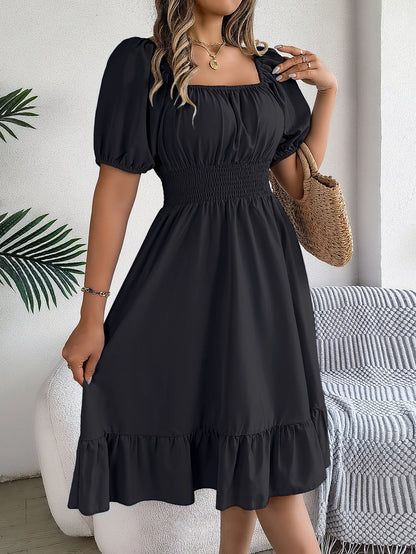 Robe Élégante Femme – Taille Haute, Col Carré et Manches Courtes