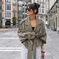 Manteau court à lacets pour femmes