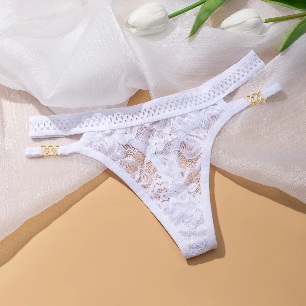 String sexy en dentelle pour femmes