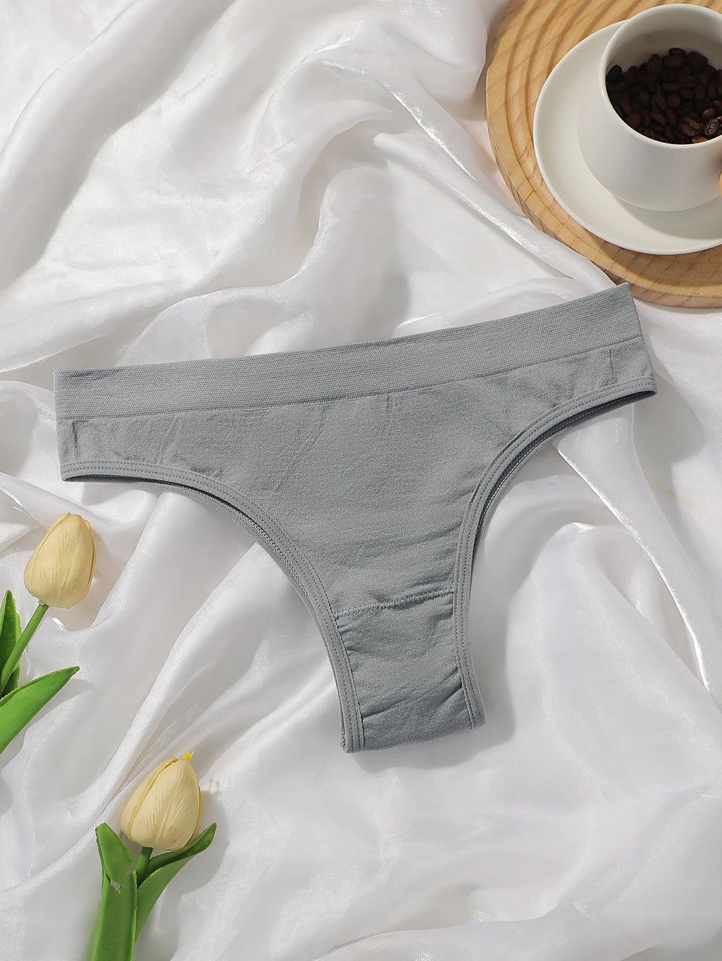String triangle sexy de couleur unie pour femmes