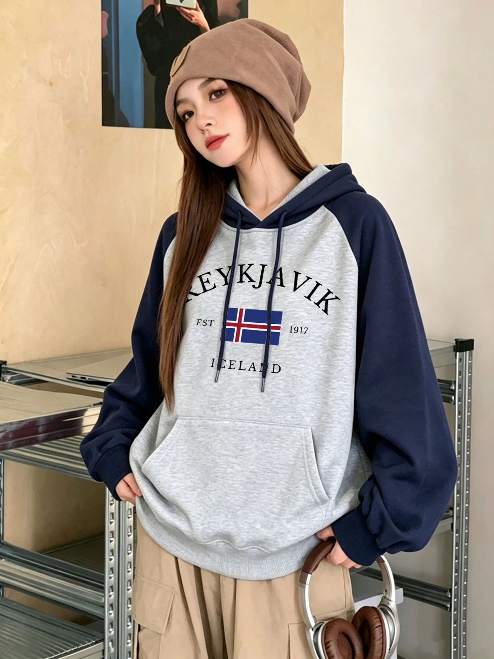 Sweat à capuche raglan avec motif Reykjavik Islande pour femmes