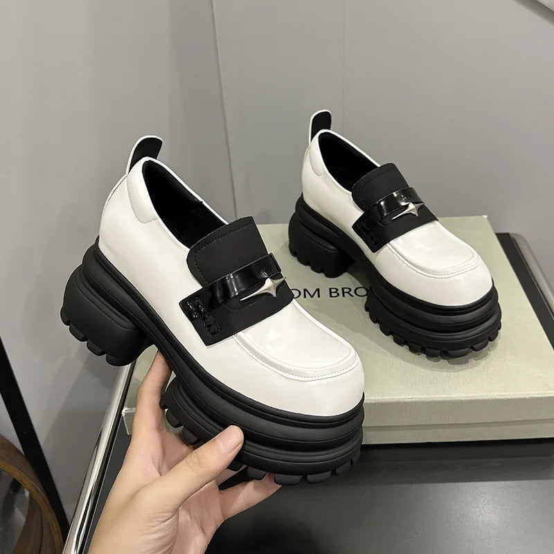 Baskets à talons et semelles compensées en cuir verni PU pour femmes