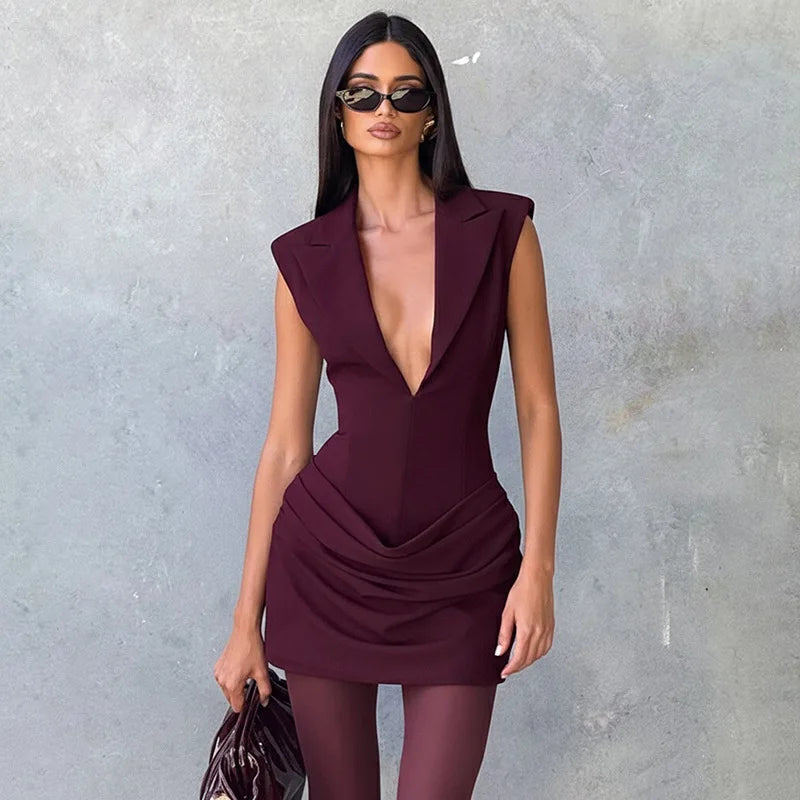 Robe à décolleté plongeant sans manches pour femmes