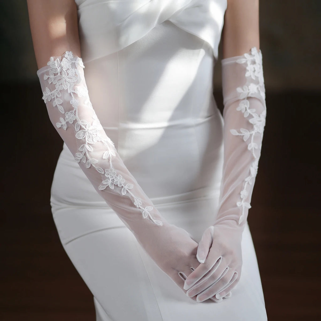 Gants en tulle doux avec appliques en dentelle blanche pour femmes