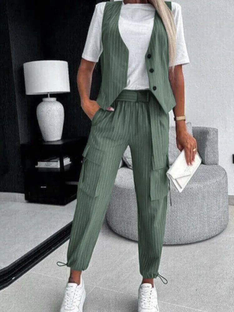 Ensemble deux pièces gilet rayé et pantalon ample pour femmes