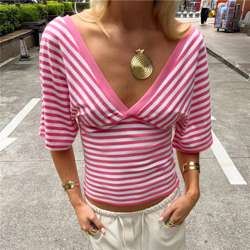 T-Shirt Court Rayé Femme – Col V et Dos Nu