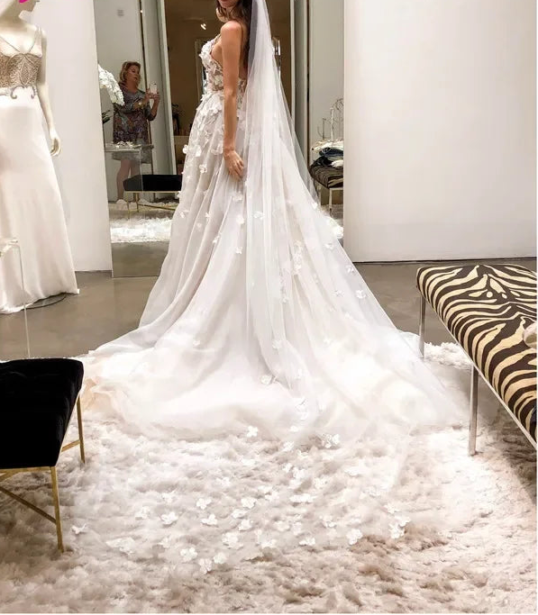 Robe de mariée élégante en dentelle à fleurs 3D pour femmes