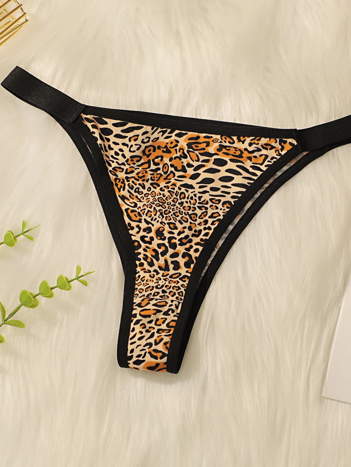 String sexy imprimé léopard pour femmes