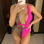 Maillot de bain une pièce léopard à col en V et enveloppant pour femmes
