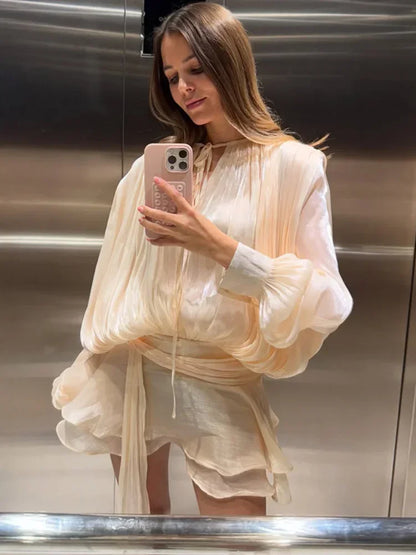 Robe Courte Femme – Col Rond et Manches Lanterne