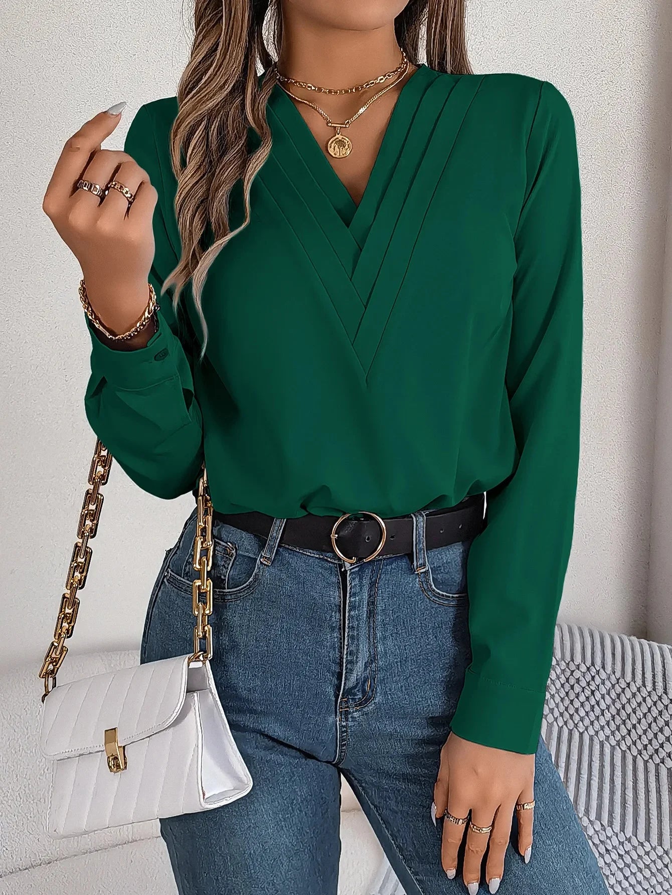 Chemise élégante à manches longues et col en V pour femmes