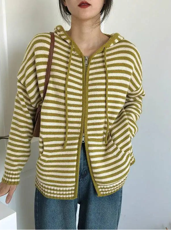 Pull à capuche à rayures de style collège pour femmes