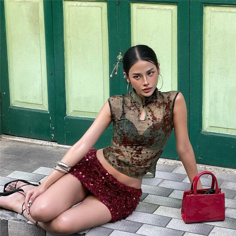 Crop top femme vert en maille à broderie florale