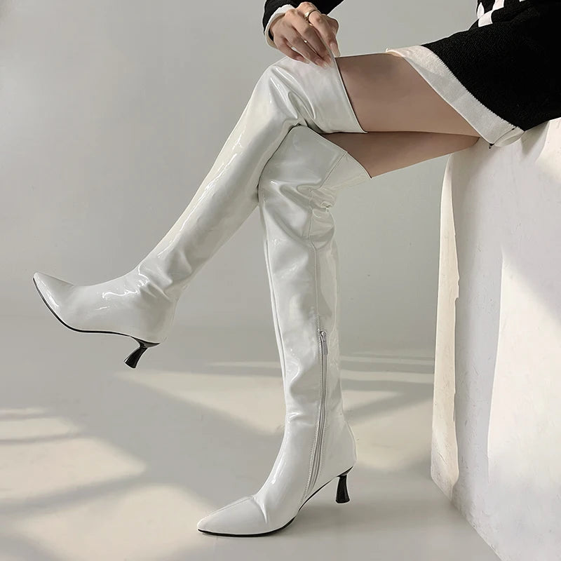 Bottes longues en cuir verni brillant pour femmes