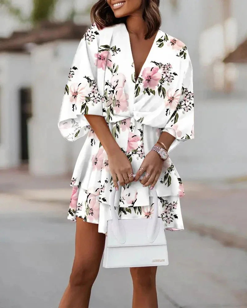 Mini-Robe Femme – Col V Profond et Imprimé Original