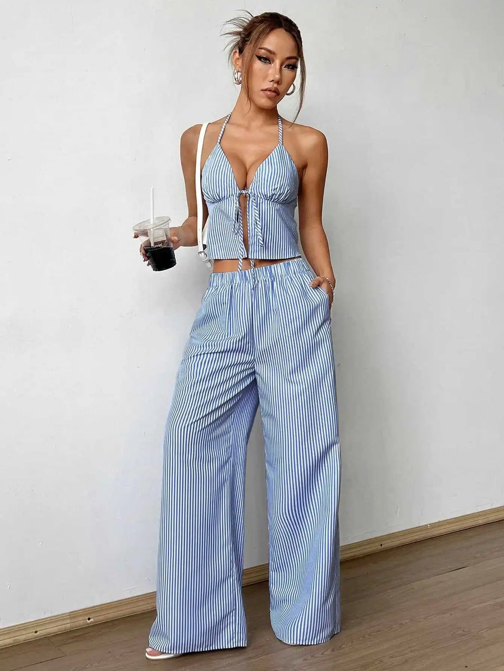 Ensemble deux pièces décontracté gilet ajouré à lacets rayé et pantalon ample pour femmes
