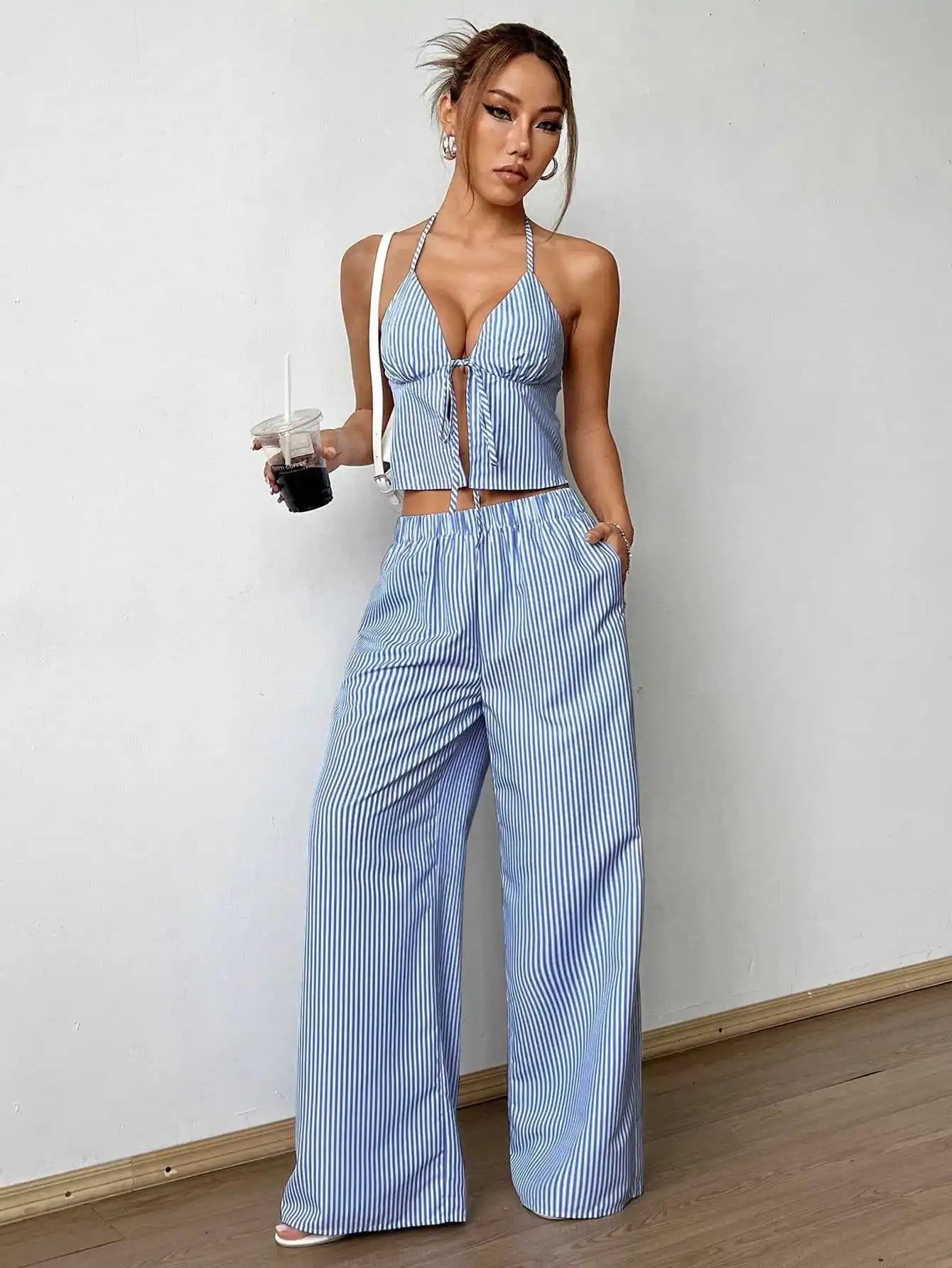 Ensemble deux pièces décontracté gilet ajouré à lacets rayé et pantalon ample pour femmes