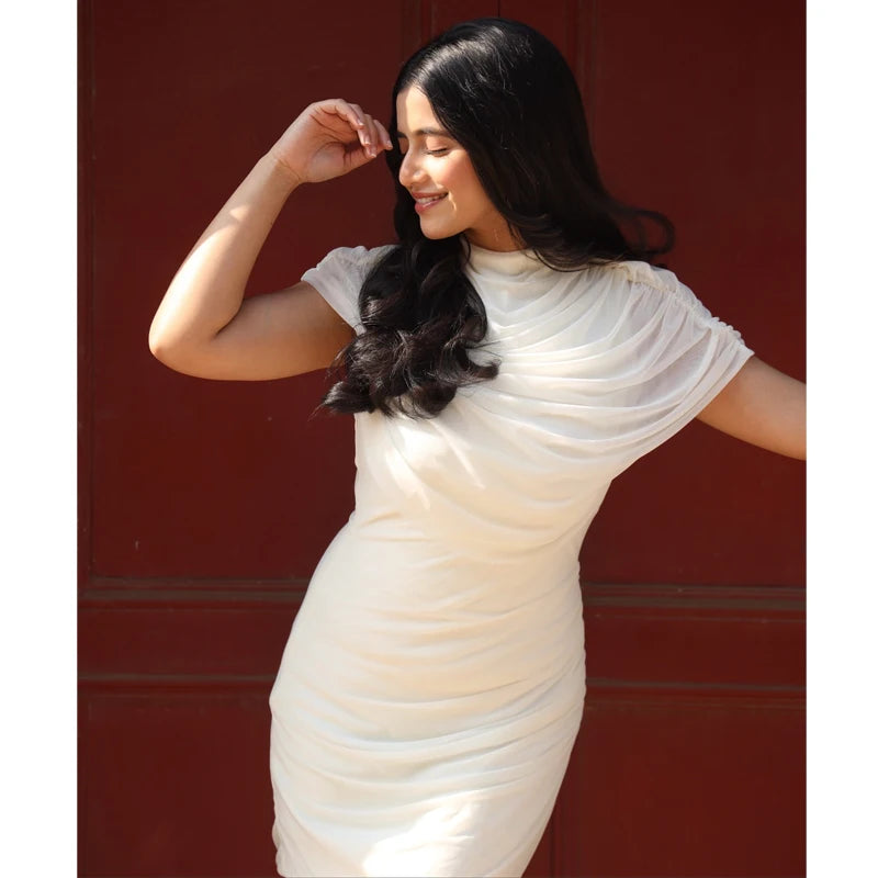 Robes courtes plissées pour femmes
