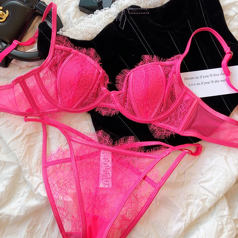 Ensemble soutien-gorge sexy à bonnets fins et culotte ajourée pour femmes