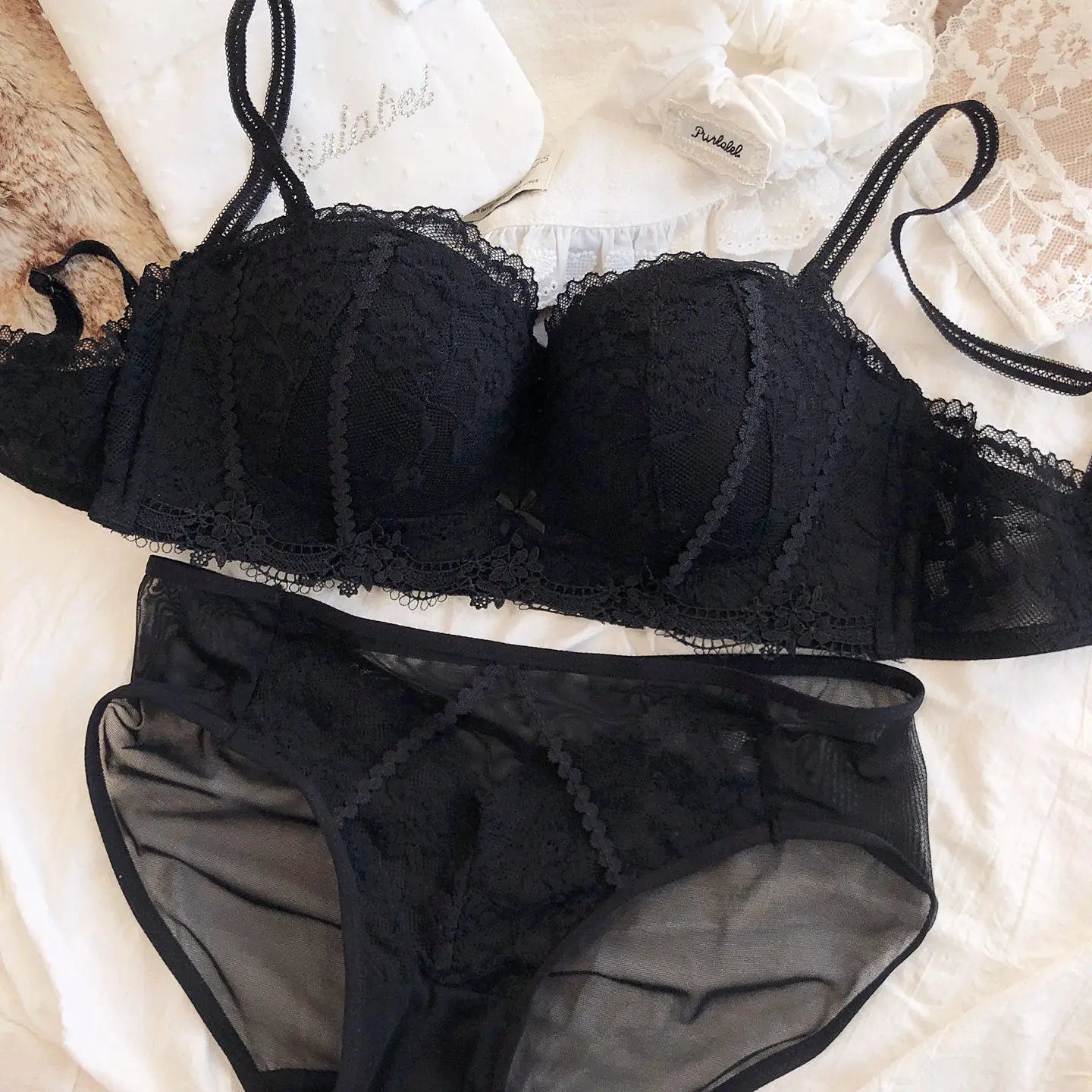 Ensemble soutien-gorge push-up confortable à bonnets épais et bretelles amovibles et culotte pour femmes