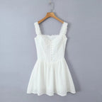 Robe courte sexy à bretelles en dentelle et col en V pour femmes