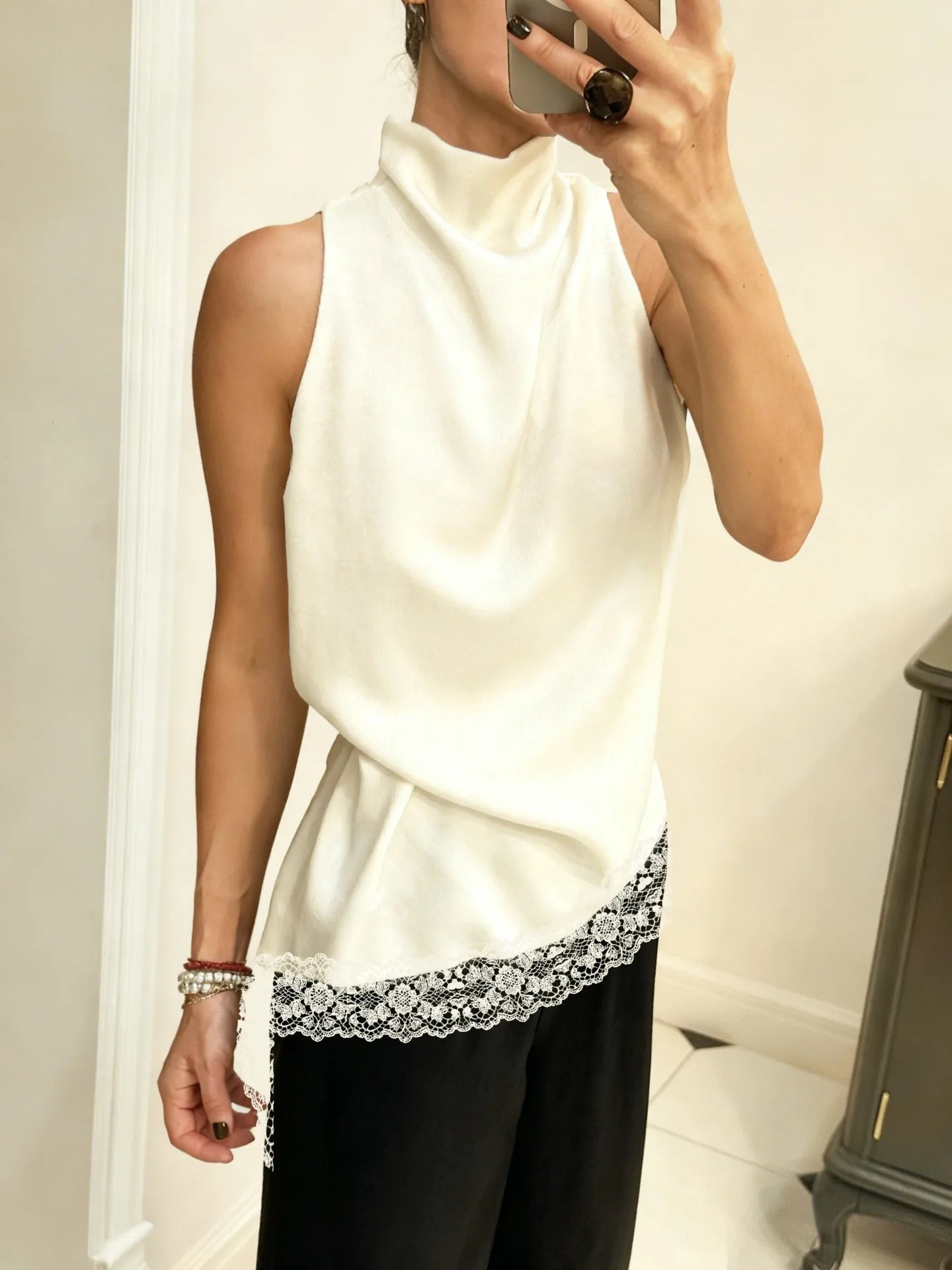Gilet en soie asymétrique sexy avec empiècements en dentelle pour femmes
