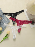 String taille basse en dentelle pour femmes