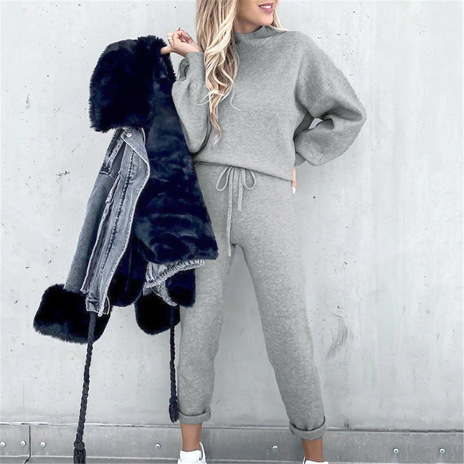 Ensemble deux pièces pantalon et polo à col roulé et manches longues pour femmes