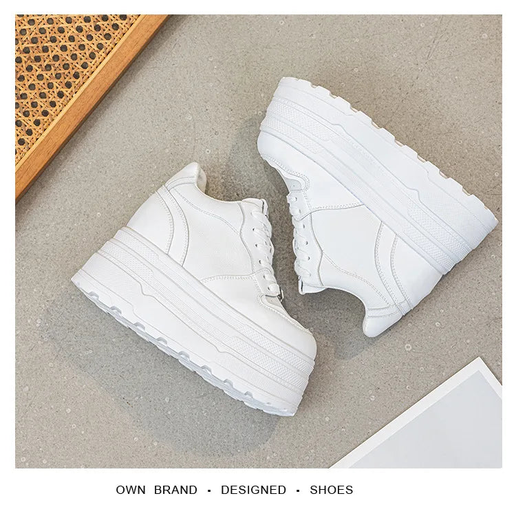 Baskets compensées en cuir creux pour femmes