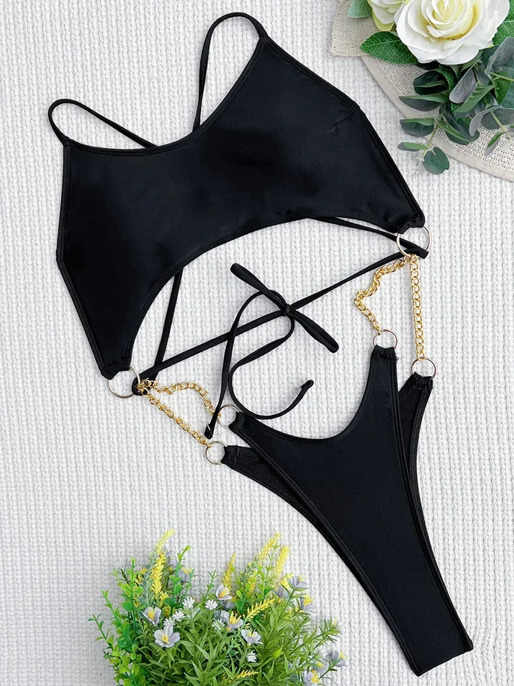 Maillots de bain une pièce avec chaîne en métal ventre découpé pour femmes