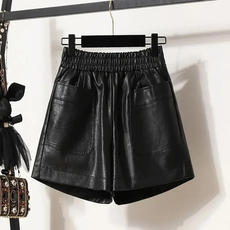 Shorts en cuir amples à jambes larges pour femmes